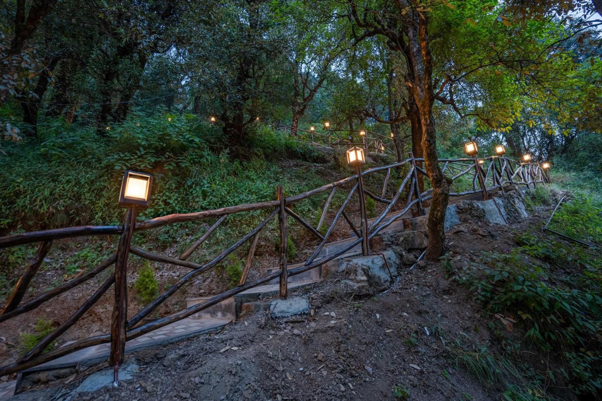 The Whispering Oaks Hotel Nainital Luaran gambar