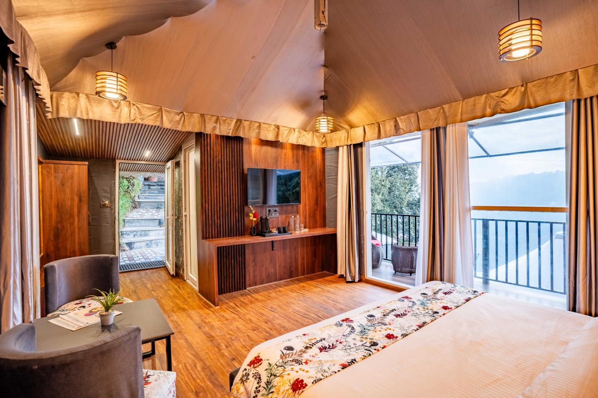 The Whispering Oaks Hotel Nainital Luaran gambar