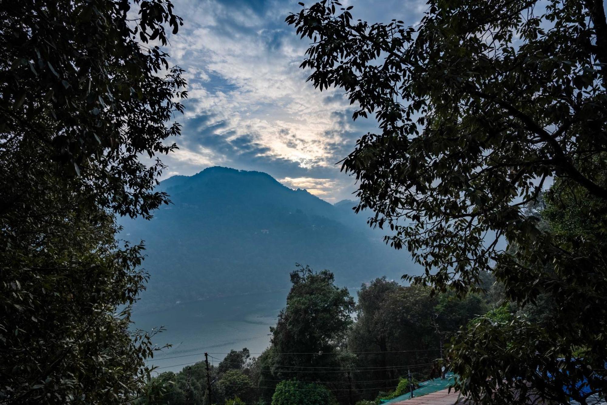 The Whispering Oaks Hotel Nainital Luaran gambar