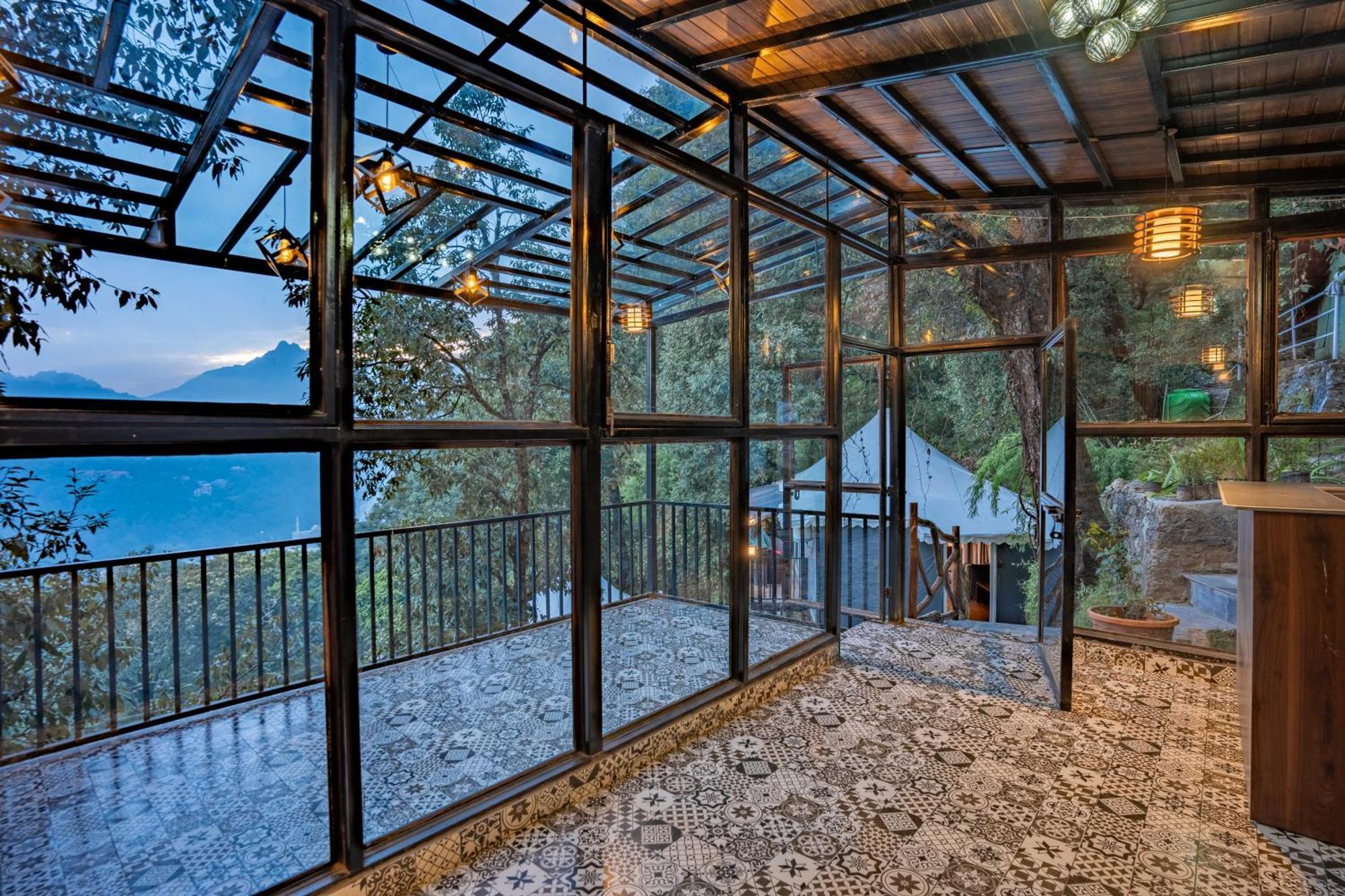 The Whispering Oaks Hotel Nainital Luaran gambar