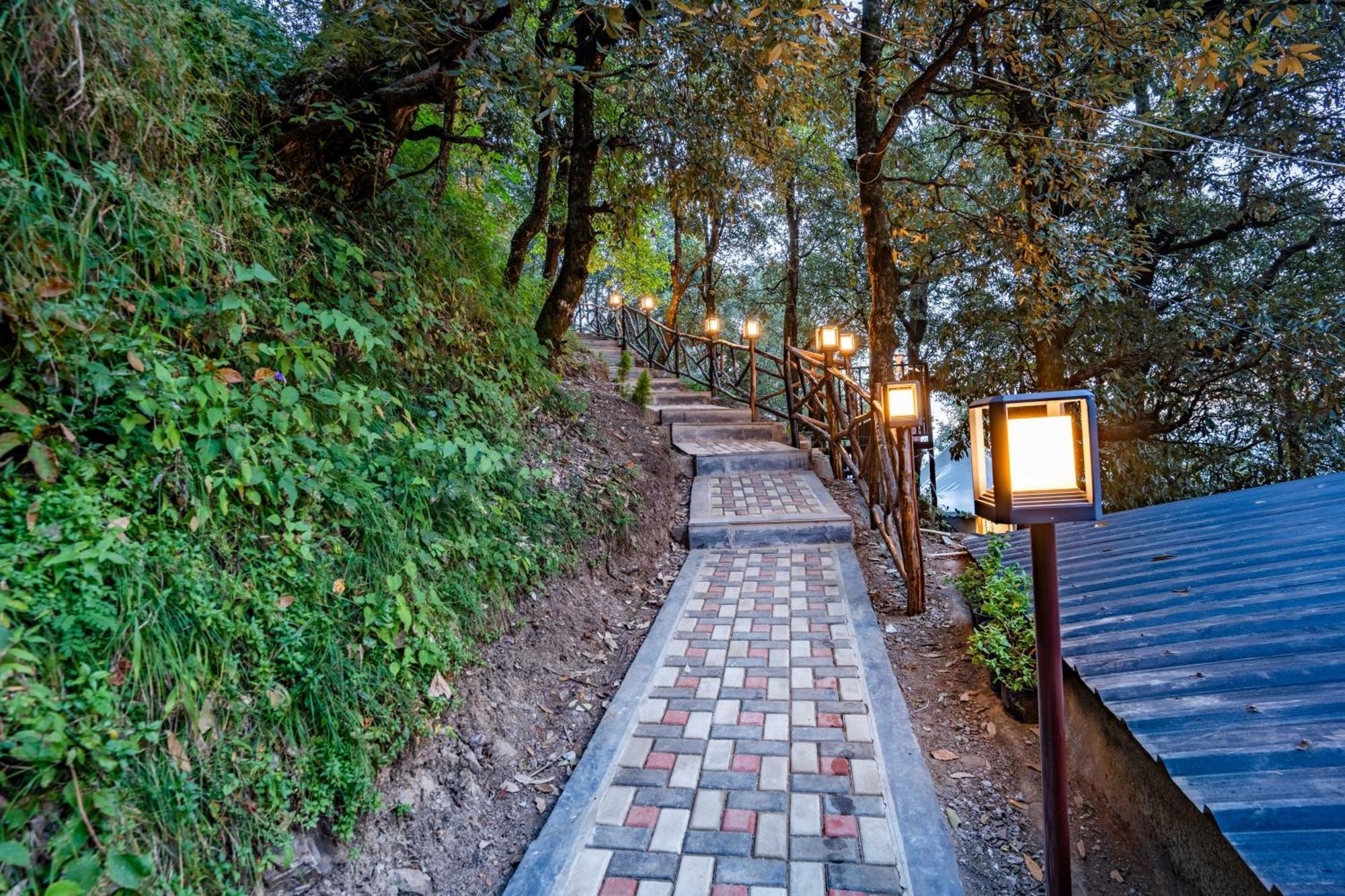 The Whispering Oaks Hotel Nainital Luaran gambar